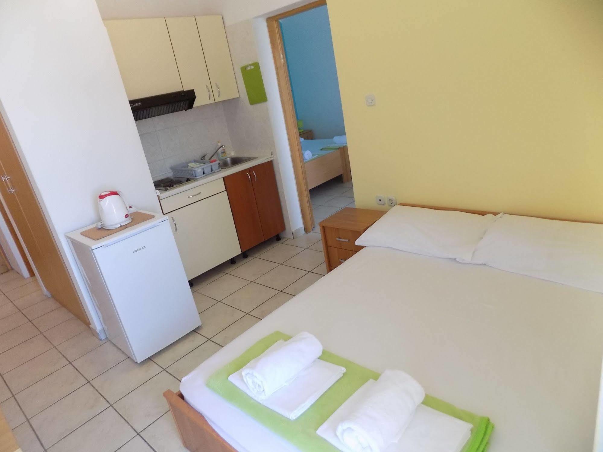 Apartments Galeb Pag - Beach Pag Town Exteriér fotografie